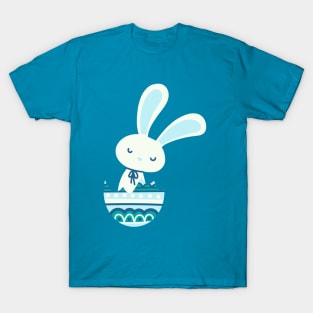 Easter rabbit in a pastel and dark blue egg shell. T-Shirt